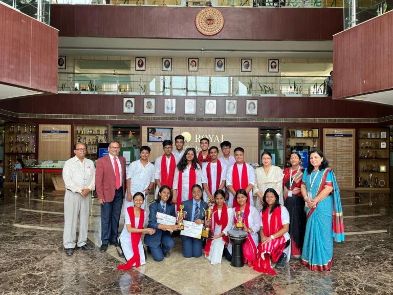 Young Achievers Shine at ANUBHUTI EK AHASAS with Quiz Victory